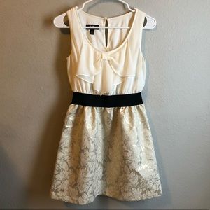 *FINAL PRICE* Beautiful Dress 💕